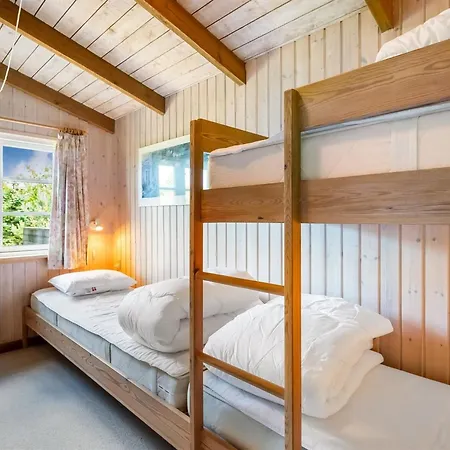 Jarno - 150m From The Sea By Interhome