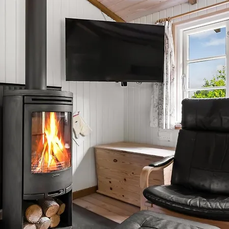 Jarno - 150m From The Sea By Interhome