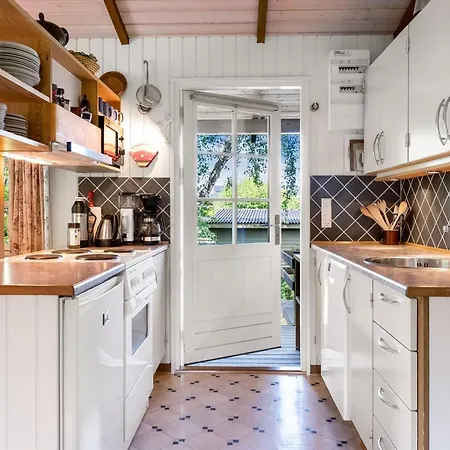 Jarno - 150m From The Sea By Interhome